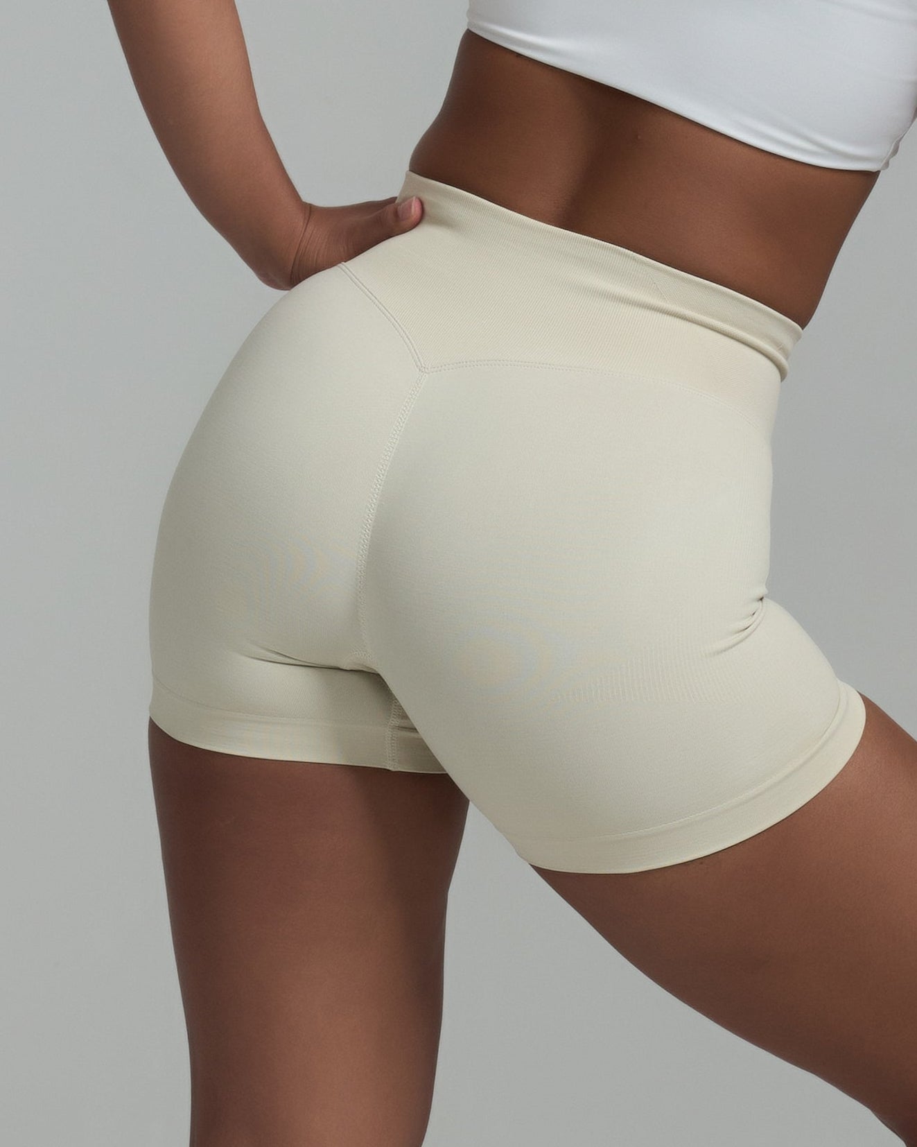 Refina® Seam Shorts Frosted Almond